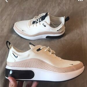 Nike shoes like new!